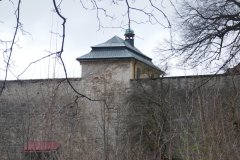 pohled zezadu zleva