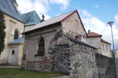 pohled zezadu zprava