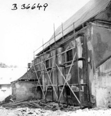 kostel během opravy