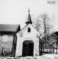 chátrající původní kaple