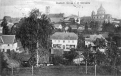 dobová pohlednice města s kostelem
