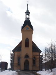 průčelí kostela