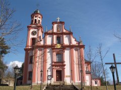 průčelí kostela