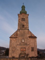 průčelí kostela