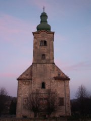 průčelí kostela