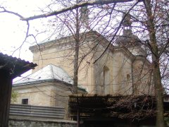 pohled zezadu zleva