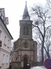 průčelí kostela