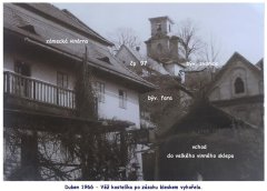 starší foto vyhořelé kaple