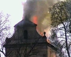 požár kostela