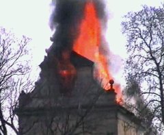 požár kostela