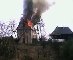 požár kostela