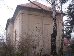 pohled zezadu zprava
