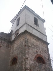 pohled na věž kostela