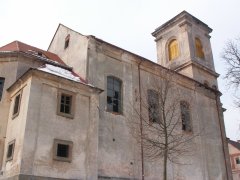pohled zezadu zleva