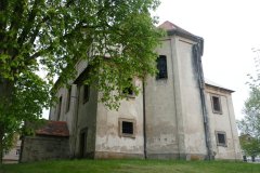 pohled zezadu zprava