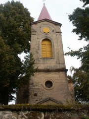 průčelí kostela