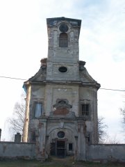 průčelí kostela