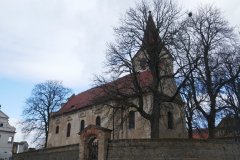 pohled zezadu zprava