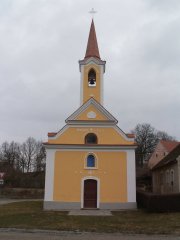 průčelí kaple