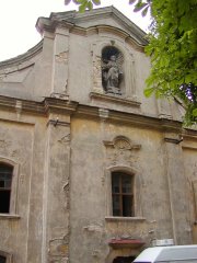 průčelí kostela