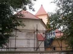 pohled zezadu zleva