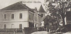 starší foto kostela (v pozadí)