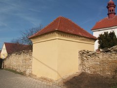 pohled zezadu zleva