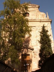 průčelí kostela
