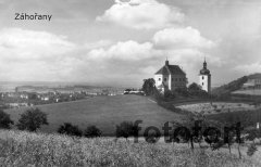 starší foto kostela a zvonice