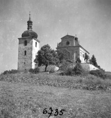 starší foto zvonice a kostela