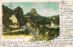 dobová pohlednice vsi s kapličkou (zcela vpravo, zády k potoku)