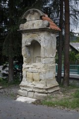 kaplička v průběhu opravy