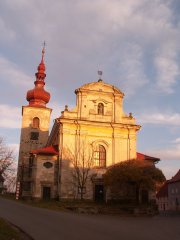 průčelí kostela