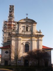 průčelí kostela