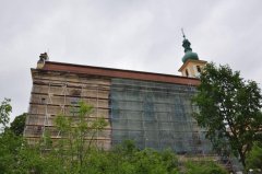 pohled zprava
