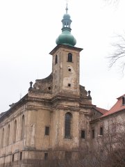 pohled zezadu zprava