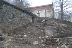 oprava schodiště ke kostelu