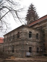 pohled na přístavek zleva