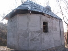 pohled zezadu zleva