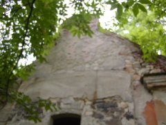 přední štít kaple