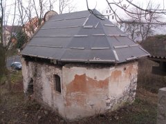 pohled zezadu zprava
