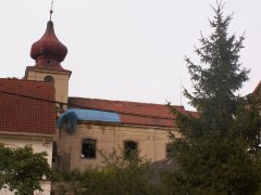 pohled zprava