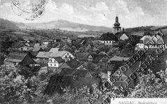 dobová pohlednice města s kostelem