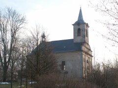 pohled zepředu zleva - oprava střechy presbytáře