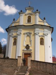 průčelí kostela