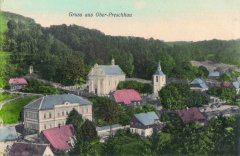 dobová pohlednice vsi s kostelem a zvonicí