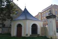 pohled zepředu zprava