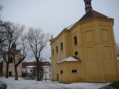 pohled zezadu zprava