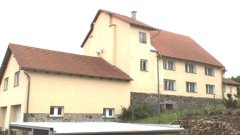 pohled zepředu zprava