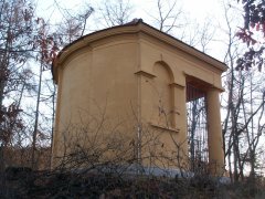 pohled zezadu zleva